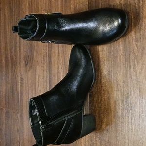 Croft & Barrow with Ortholite eco Gila 9 wide Black Ankle Bootie New